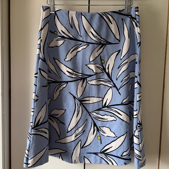 Ann Taylor Light Blue Leaf Print A-Line Skirt Size 0 - Picture 2 of 5